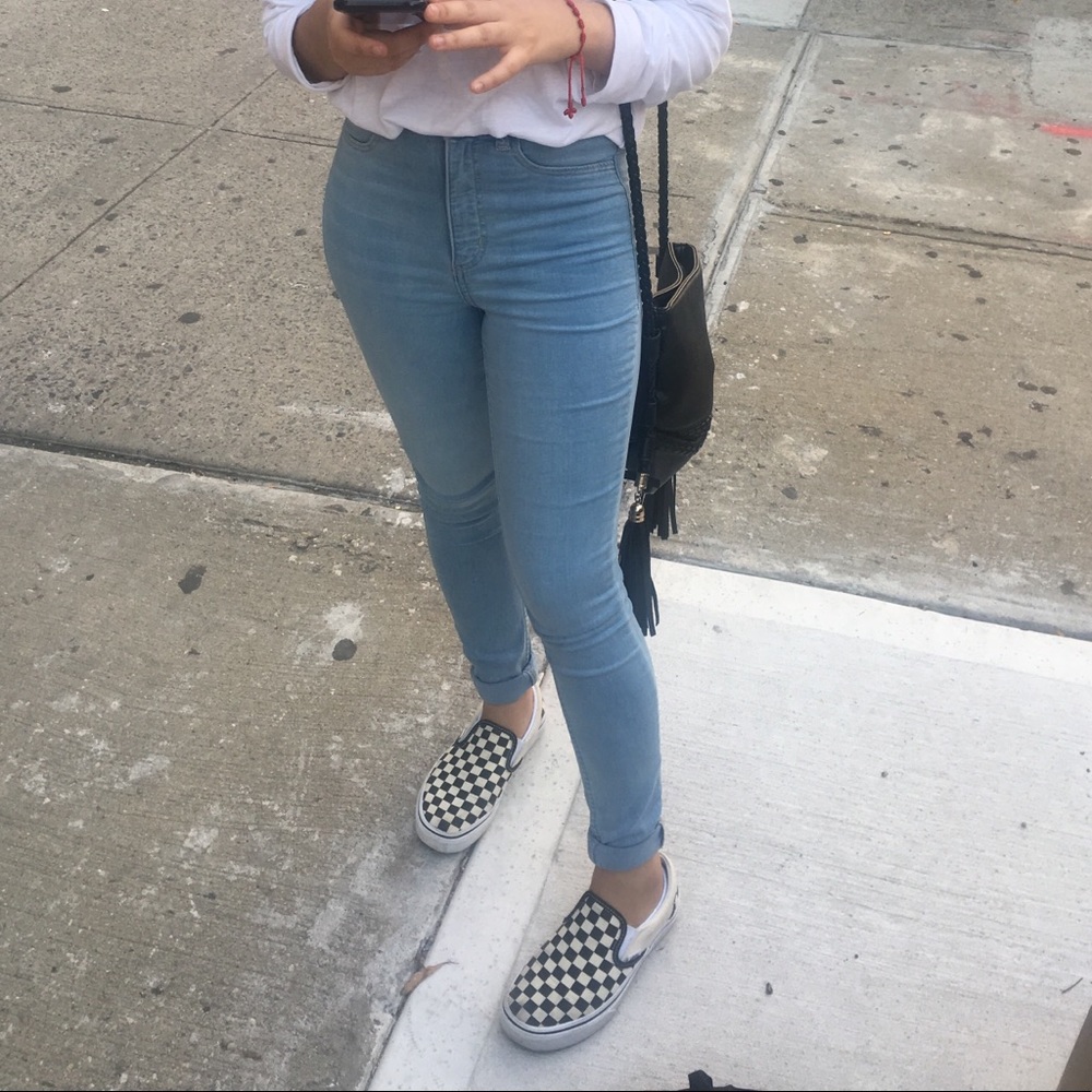 H&M Light Wash High Waisted Jeans